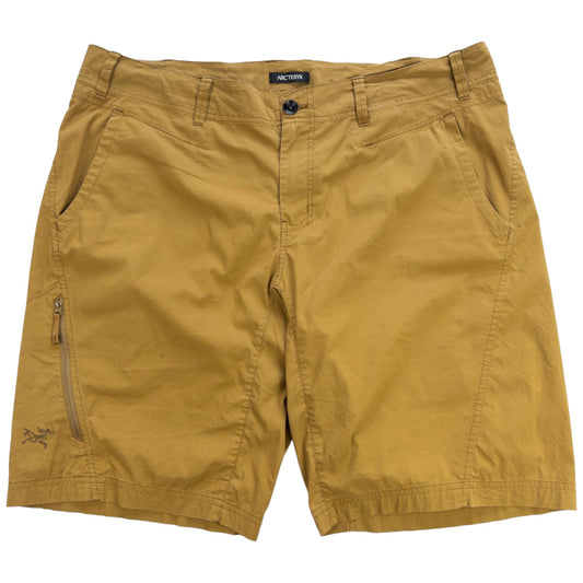 Vintage Arcteryx Shorts Size W39